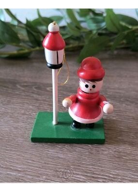 Vintage Wooden Carolers Christmas Ornaments Lamp Post Girl Sing Hand-painted